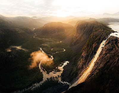 Глюкоза с младшей дочерью, Ксения Собчак и Александр Цекало с женой Дариной Эрвин на открытии выставки Генри Александра Леви